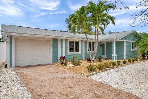 Villa ou maison à vendre à Holmes Beach, Floride: 3 chambres, 182.09 m2 № 1626995 - photo 1