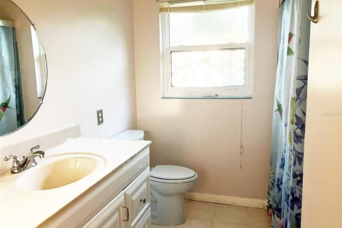 House in Largo, Florida 3 bedrooms, 154.59 sq.m. № 1916295 - photo 7