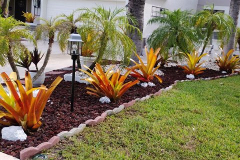 House in Sunrise, Florida 3 bedrooms, 209.68 sq.m. № 1758528 - photo 21