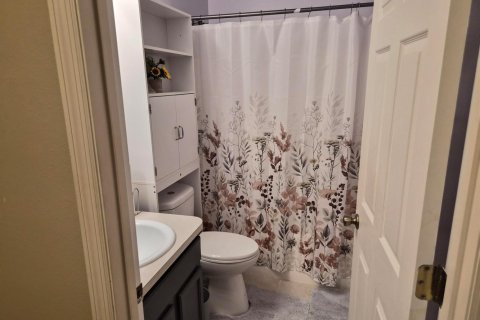 House in Palm Bay, Florida 4 bedrooms, 150.59 sq.m. № 2088014 - photo 21