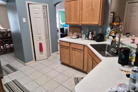 House in Palm Bay, Florida 4 bedrooms, 150.59 sq.m. № 2088014 - photo 10