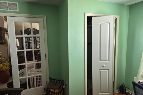 House in Palm Bay, Florida 4 bedrooms, 150.59 sq.m. № 2088014 - photo 19