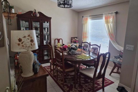 House in Palm Bay, Florida 4 bedrooms, 150.59 sq.m. № 2088014 - photo 6