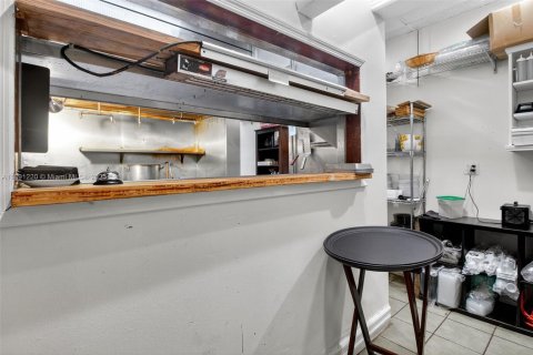 Propiedad comercial en venta en Miami Beach, Florida № 1945412 - foto 19