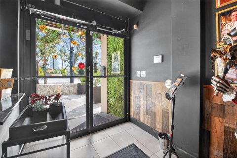 Propiedad comercial en venta en Miami Beach, Florida № 1945412 - foto 3