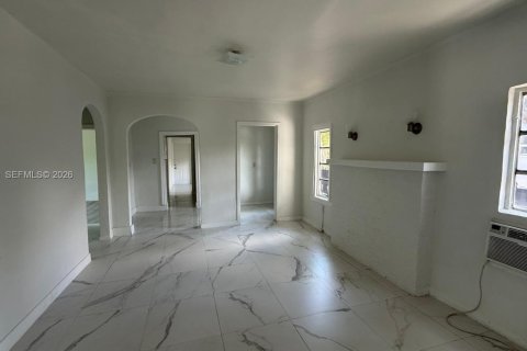 Villa ou maison à louer à Miami, Floride: 3 chambres, 106.28 m2 № 2289353 - photo 4