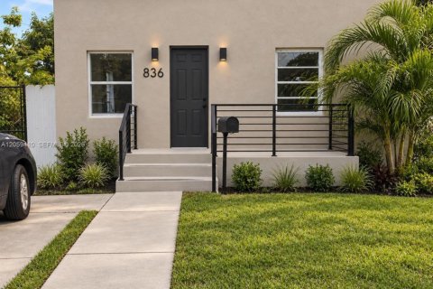 Villa ou maison à Miami, Floride 3 chambres, 106.28 m2 № 2289353