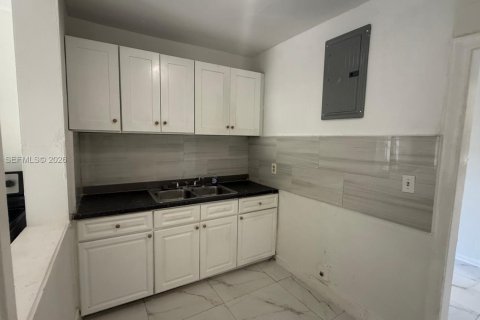 Villa ou maison à louer à Miami, Floride: 3 chambres, 106.28 m2 № 2289353 - photo 7