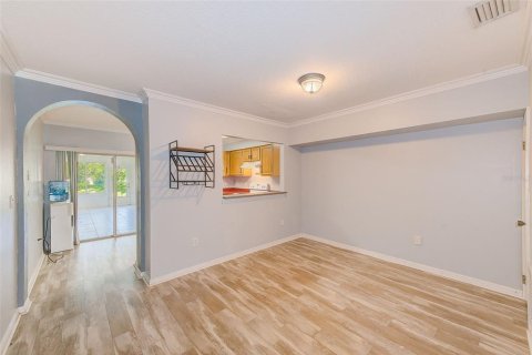 Townhouse in Brandon, Florida 2 bedrooms, 138.98 sq.m. № 1765688 - photo 7