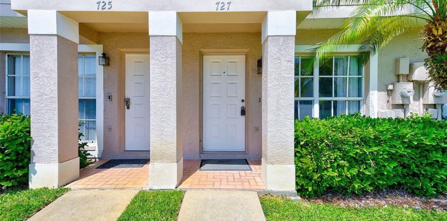 Townhouse in Brandon, Florida 2 bedrooms, 138.98 sq.m. № 1765688