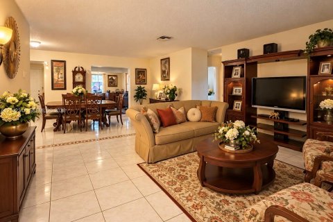 Villa ou maison à vendre à Plantation, Floride: 3 chambres, 172.15 m2 № 2431406 - photo 2