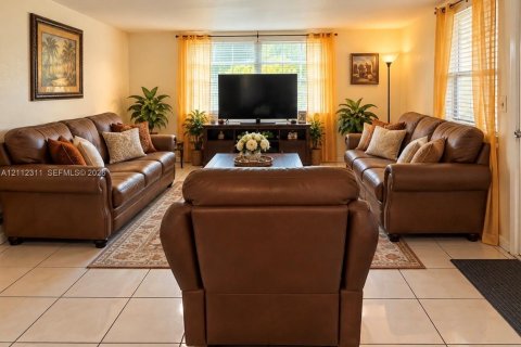 Villa ou maison à vendre à Plantation, Floride: 3 chambres, 172.15 m2 № 2431406 - photo 6