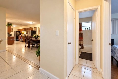 Villa ou maison à vendre à Plantation, Floride: 3 chambres, 172.15 m2 № 2431406 - photo 9