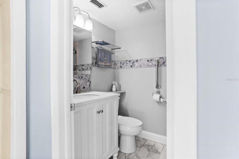 House in Pinellas Park, Florida 2 bedrooms, 93.92 sq.m. № 1723606 - photo 10