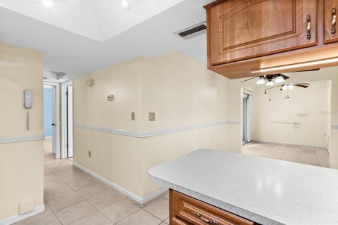 House in Pinellas Park, Florida 2 bedrooms, 93.92 sq.m. № 1723606 - photo 4