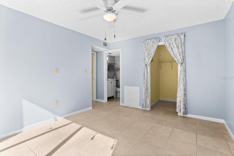 House in Pinellas Park, Florida 2 bedrooms, 93.92 sq.m. № 1723606 - photo 8