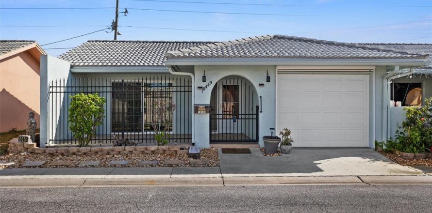 House in Pinellas Park, Florida 2 bedrooms, 93.92 sq.m. № 1723606