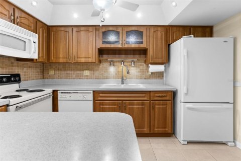 House in Pinellas Park, Florida 2 bedrooms, 93.92 sq.m. № 1723606 - photo 2
