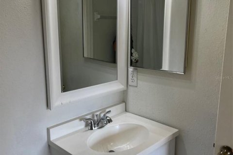 Townhouse in Wesley Chapel, Florida 2 bedrooms, 110 sq.m. № 1832868 - photo 26