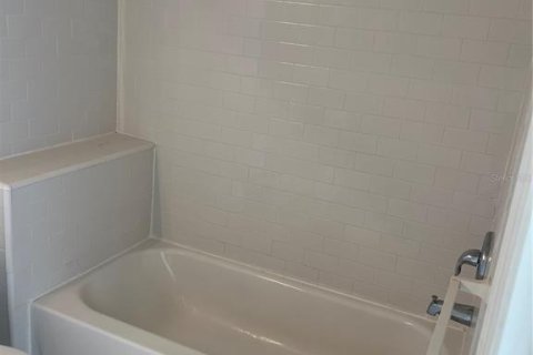 Townhouse in Wesley Chapel, Florida 2 bedrooms, 110 sq.m. № 1832868 - photo 21