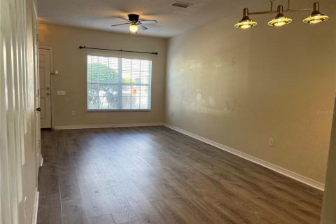Townhouse in Wesley Chapel, Florida 2 bedrooms, 110 sq.m. № 1832868 - photo 11