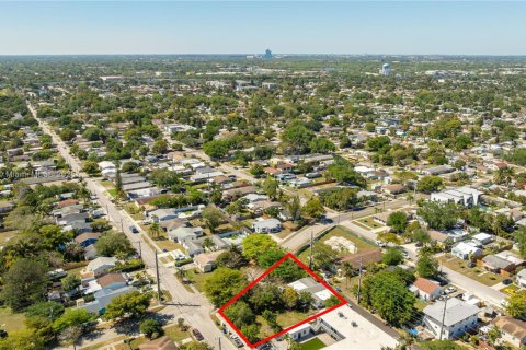 Terreno en venta en Hollywood, Florida № 1691339 - foto 8