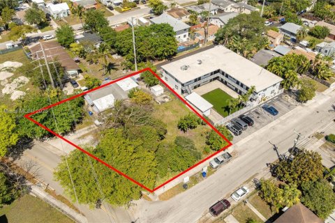 Terreno en venta en Hollywood, Florida № 1691339 - foto 11