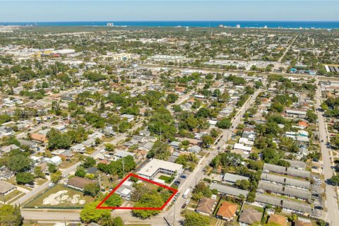 Terreno en venta en Hollywood, Florida № 1691339 - foto 4