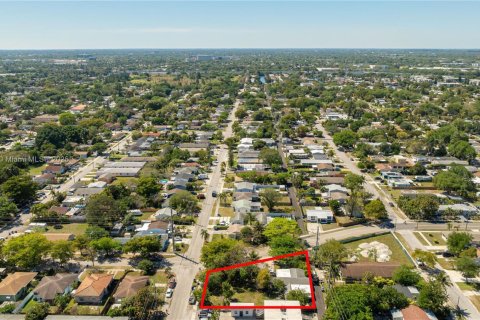 Terreno en venta en Hollywood, Florida № 1691339 - foto 9