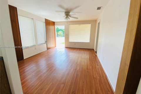 Terreno en venta en Hollywood, Florida № 1691339 - foto 30