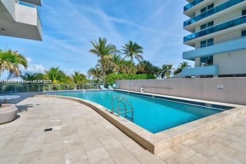 Copropriété à louer à Surfside, Floride: 1 chambre, 87.33 m2 № 1809062 - photo 16