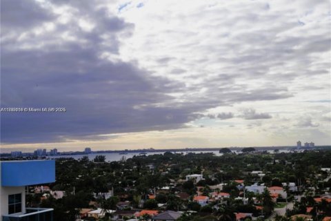 Copropriété à louer à Surfside, Floride: 1 chambre, 87.33 m2 № 1809062 - photo 14