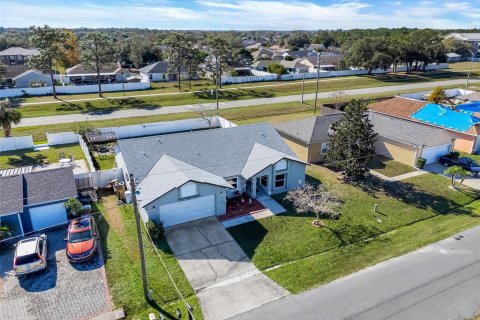 Villa ou maison à vendre à Kissimmee, Floride: 4 chambres, 175.59 m2 № 2145562 - photo 2