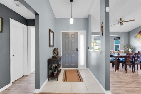 Villa ou maison à vendre à Kissimmee, Floride: 4 chambres, 175.59 m2 № 2145562 - photo 10