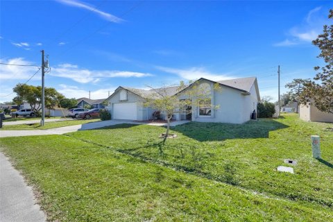 Villa ou maison à vendre à Kissimmee, Floride: 4 chambres, 175.59 m2 № 2145562 - photo 8