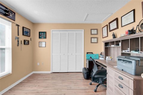 Villa ou maison à vendre à Kissimmee, Floride: 4 chambres, 175.59 m2 № 2145562 - photo 13