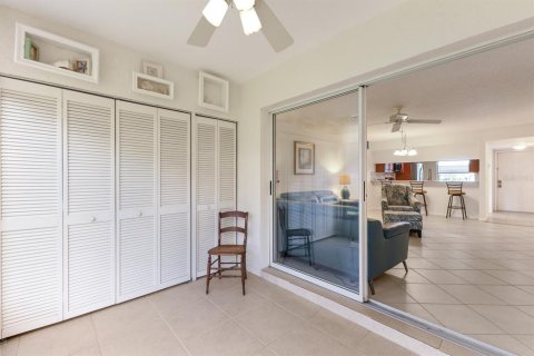 Condo in Bradenton, Florida, 2 bedrooms  № 1916955 - photo 25
