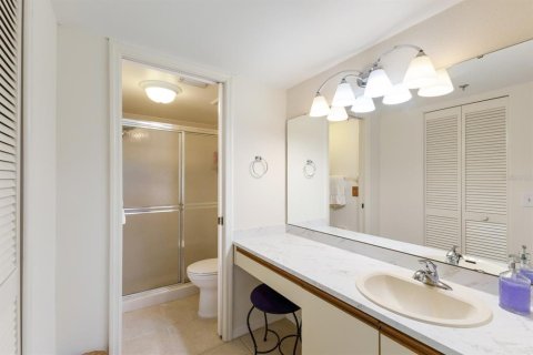 Condo in Bradenton, Florida, 2 bedrooms  № 1916955 - photo 19