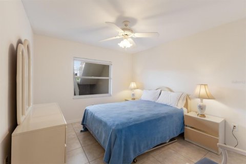 Condo in Bradenton, Florida, 2 bedrooms  № 1916955 - photo 21