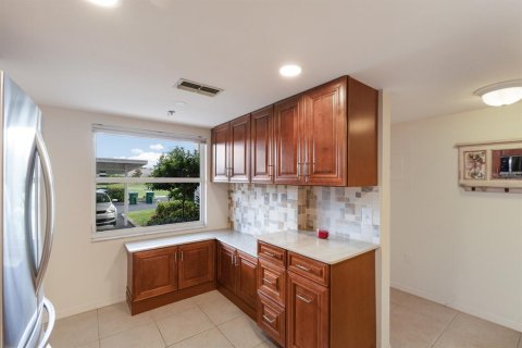 Condo in Bradenton, Florida, 2 bedrooms  № 1916955 - photo 9