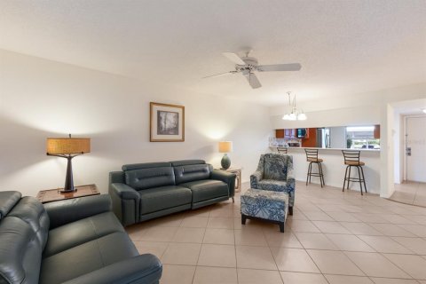 Condo in Bradenton, Florida, 2 bedrooms  № 1916955 - photo 15