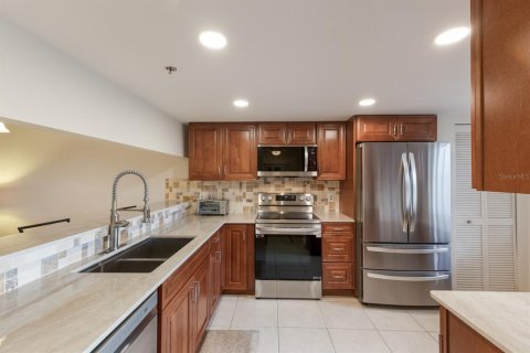 Condo in Bradenton, Florida, 2 bedrooms  № 1916955 - photo 7