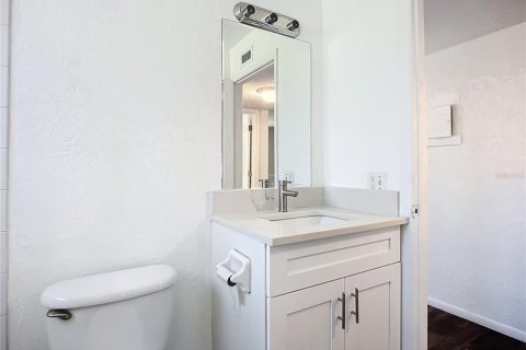 Condo in Bradenton, Florida, 2 bedrooms № 2218030 - photo 19