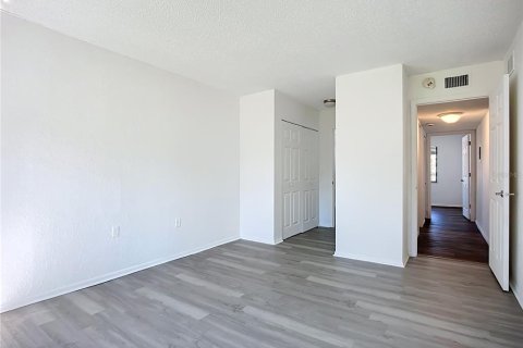Condo in Bradenton, Florida, 2 bedrooms № 2218030 - photo 15