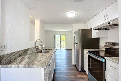 Condo in Bradenton, Florida, 2 bedrooms № 2218030 - photo 4