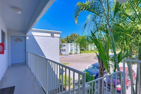 Condo in Bradenton, Florida, 2 bedrooms № 2218030 - photo 2