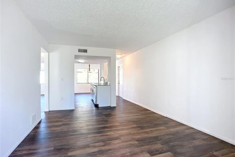 Condo in Bradenton, Florida, 2 bedrooms № 2218030 - photo 12