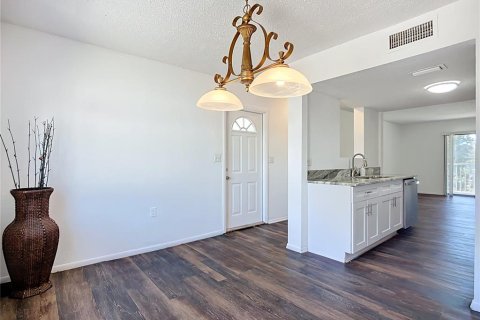 Condo in Bradenton, Florida, 2 bedrooms № 2218030 - photo 6
