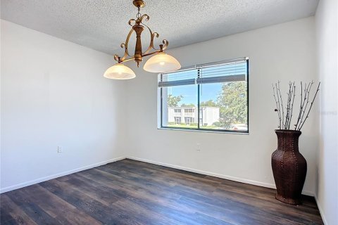 Condo in Bradenton, Florida, 2 bedrooms № 2218030 - photo 8