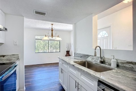 Condo in Bradenton, Florida, 2 bedrooms № 2218030 - photo 5